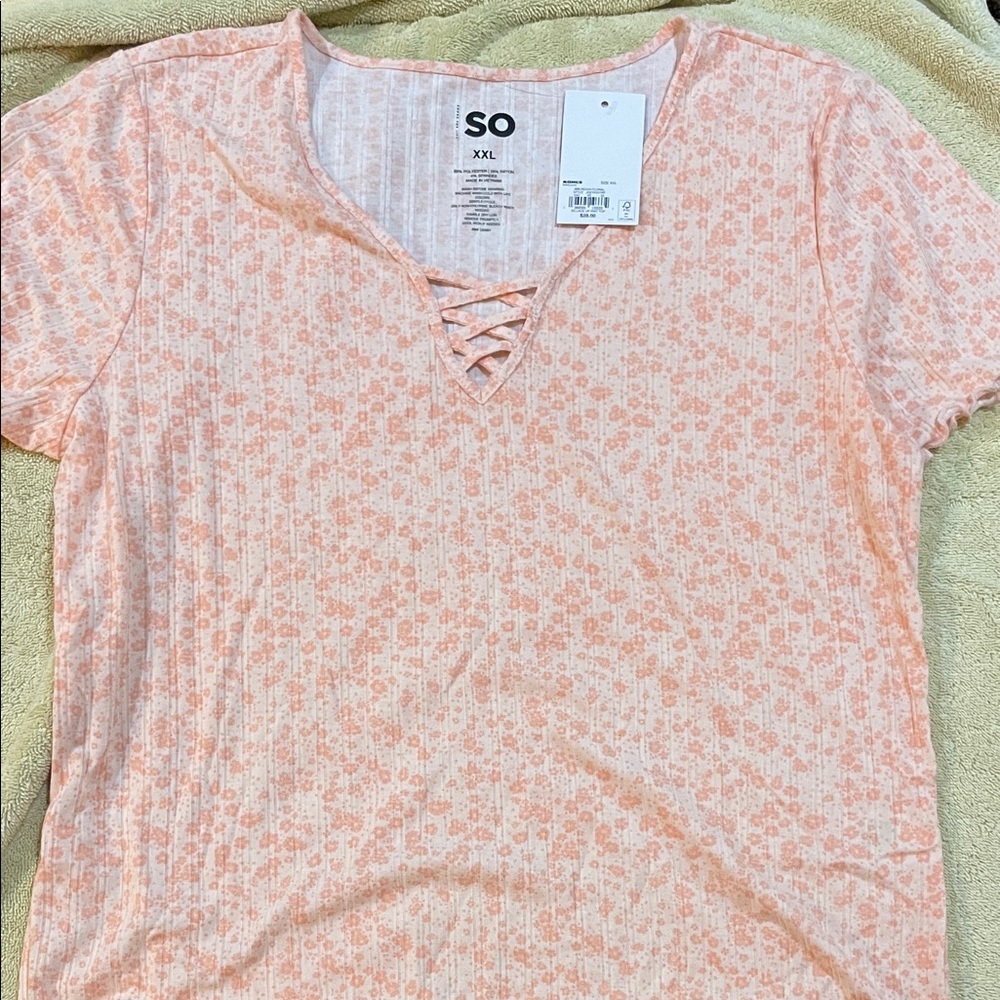 SO Women's Light Peach Floral Lace-Up Tee